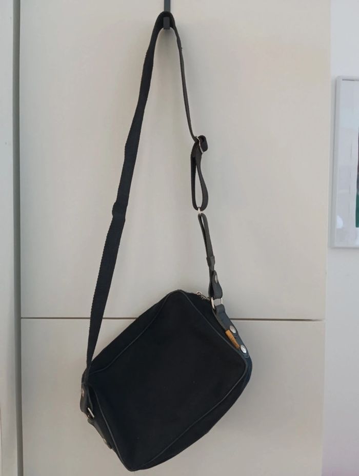 Sac bandoulière en tissus détails cuir  
De la gamme perfecto by Schott - photo numéro 10