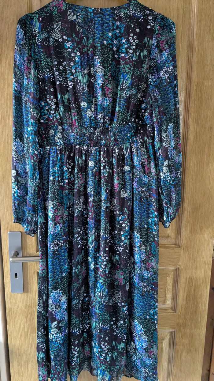 Robe longue à manches longues. - photo numéro 2