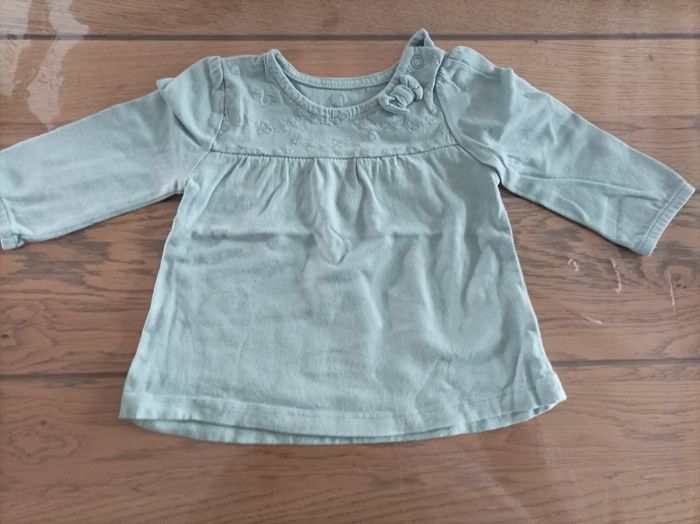 Lot n°145 T-Shirt Manches longues Baby Club C&A 6 mois - photo numéro 2