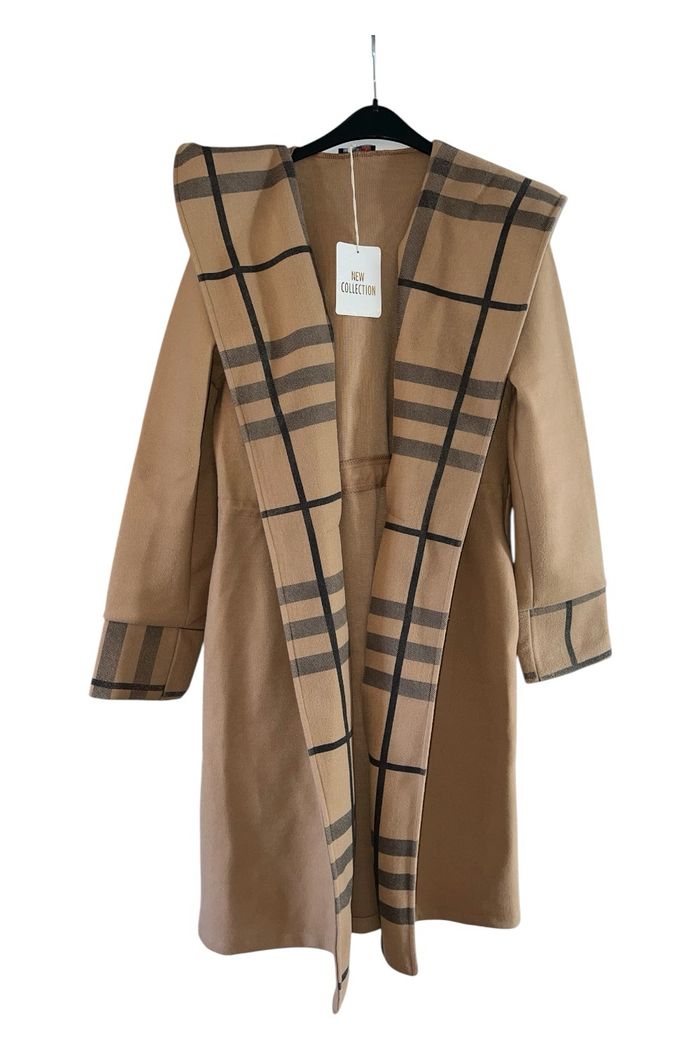 Manteau long beige avec capuche