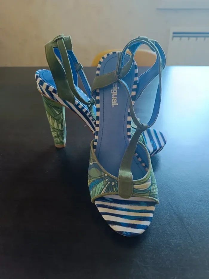 Sandales DESIGUAL - Pointure 38