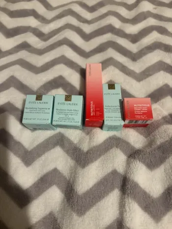 Lot de 5 produits Estee Lauder, format voyage