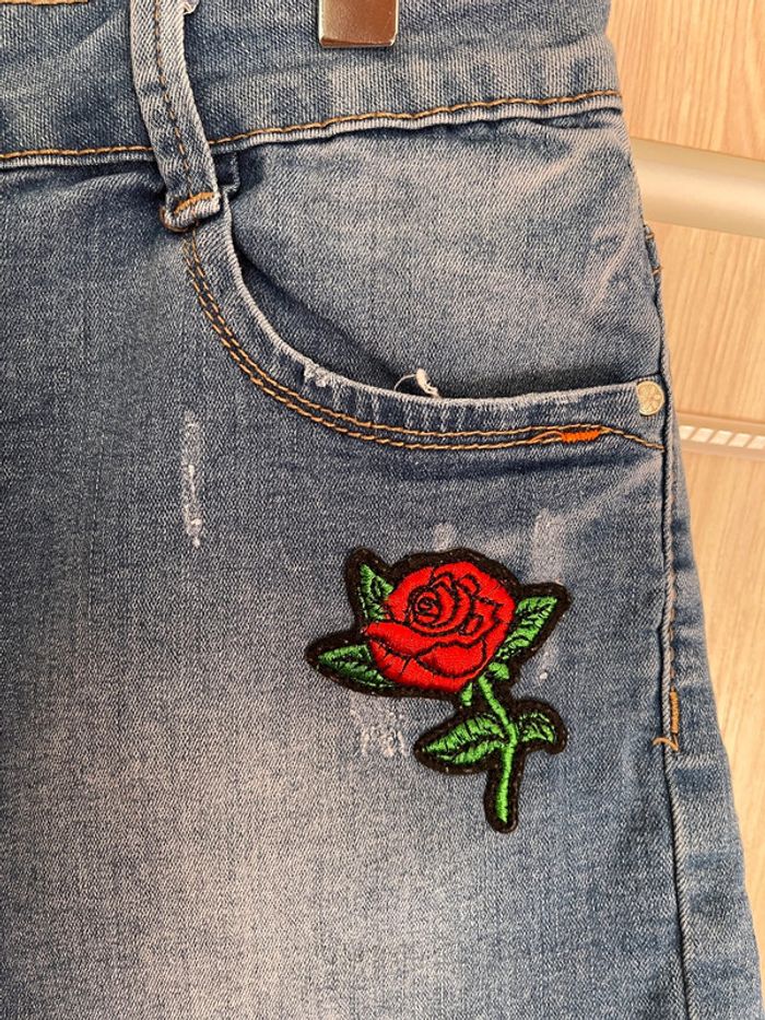 Short en jean brodé taille 40 - photo numéro 2