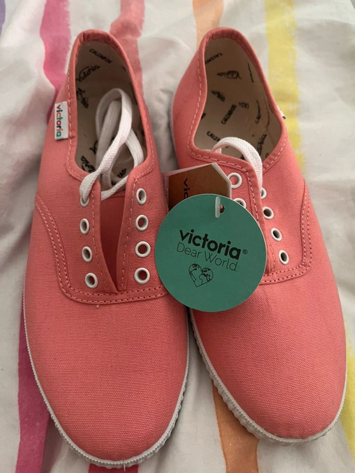 Tennis femme Victoria taille 36 roses