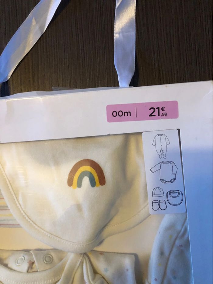 Coffret prématuré fille ou garçon (5 pièces)neuf - photo numéro 3