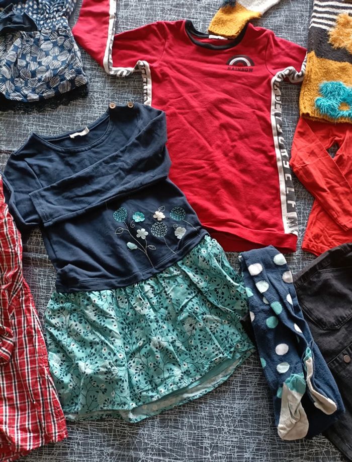 Lot 8 ans 6 robe et un tee shirt manche longue - photo numéro 3