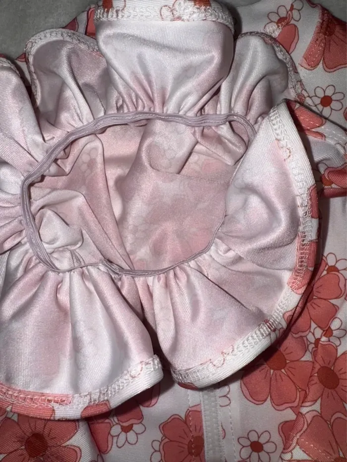 🌷Lot de deux ensembles de maillot de bain bébé taille 6-9 mois🌷 - photo numéro 3
