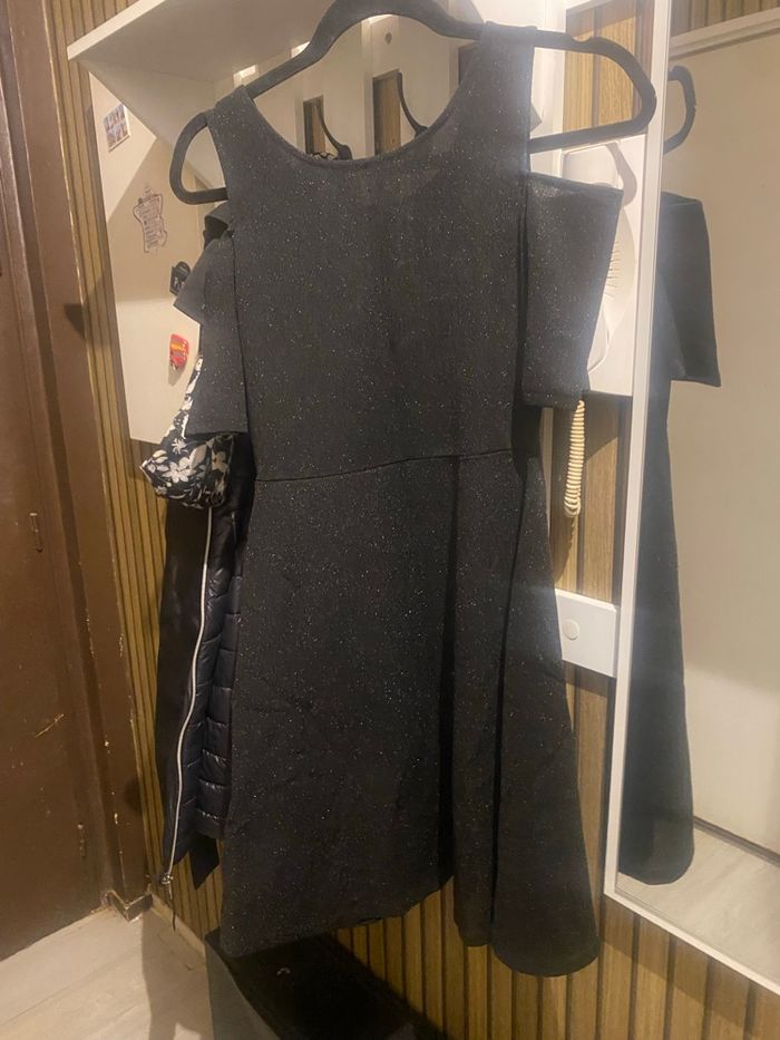 Robe de fête noire pailletée - photo numéro 2