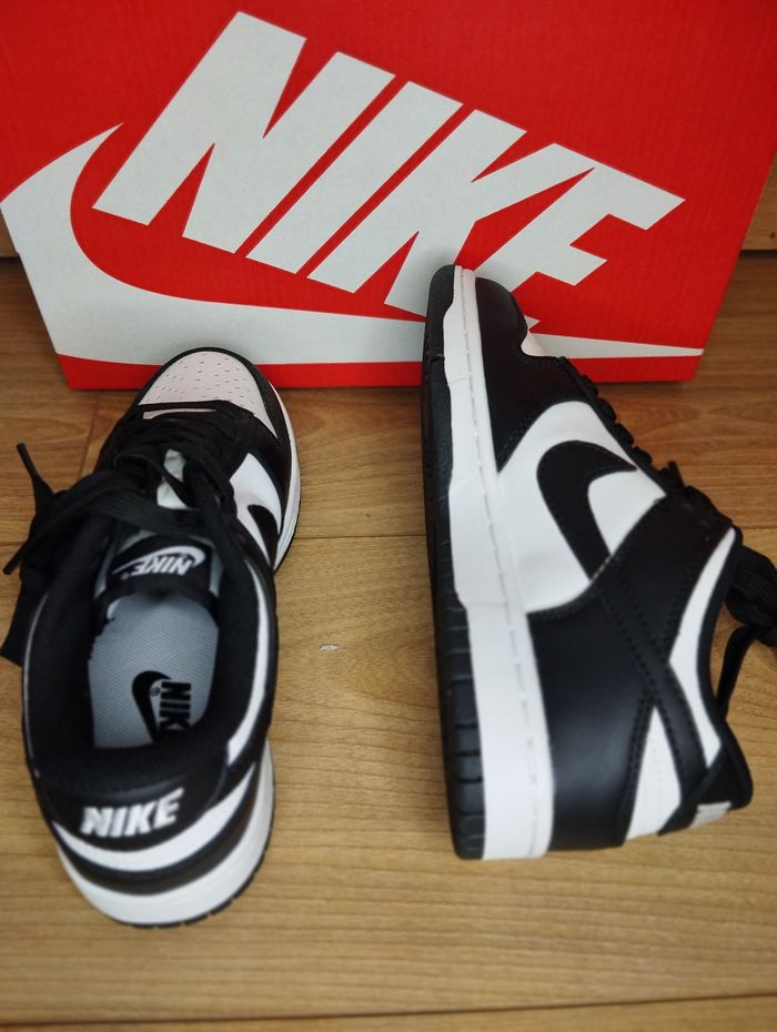 Basket Nike dunk panda taille 39 - photo numéro 5