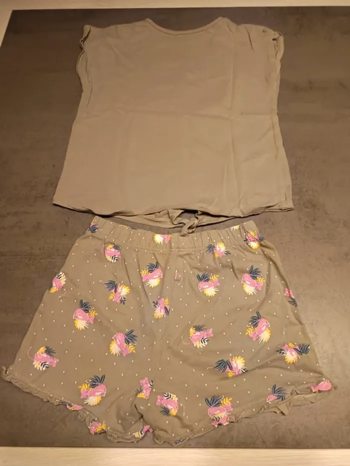 Vends pyjamas 2 pièces enfants été taille 10 ans in extenso. - photo numéro 5