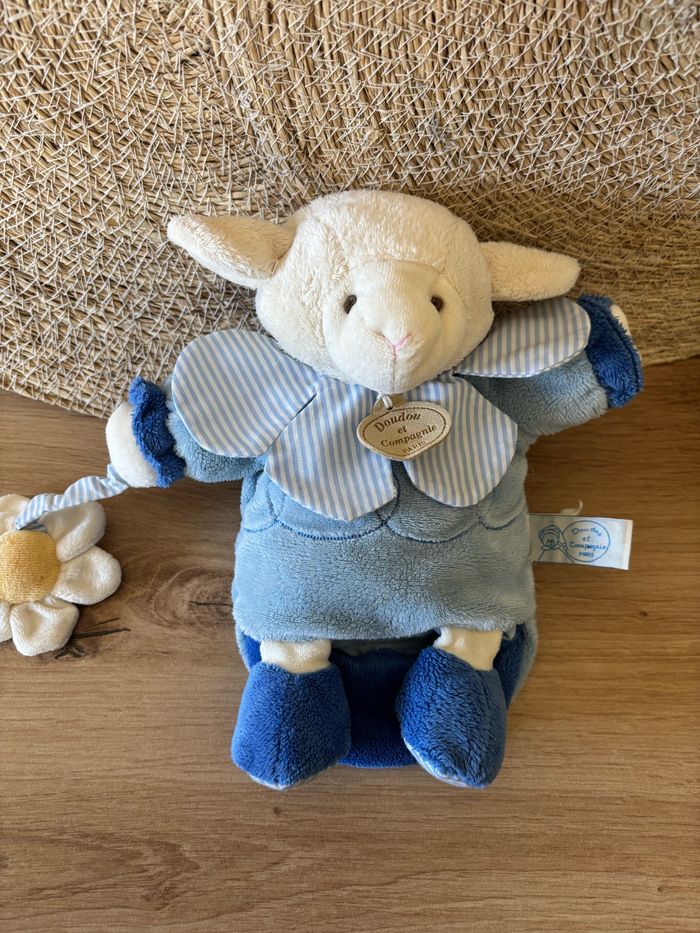Doudou marionnette mouton Gaston bleu blanc fleur doudou et compagnie - photo numéro 2