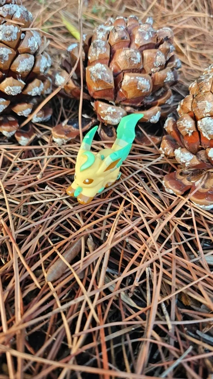 Super figurine Pokemon Nintendo finger puppet Phyllali