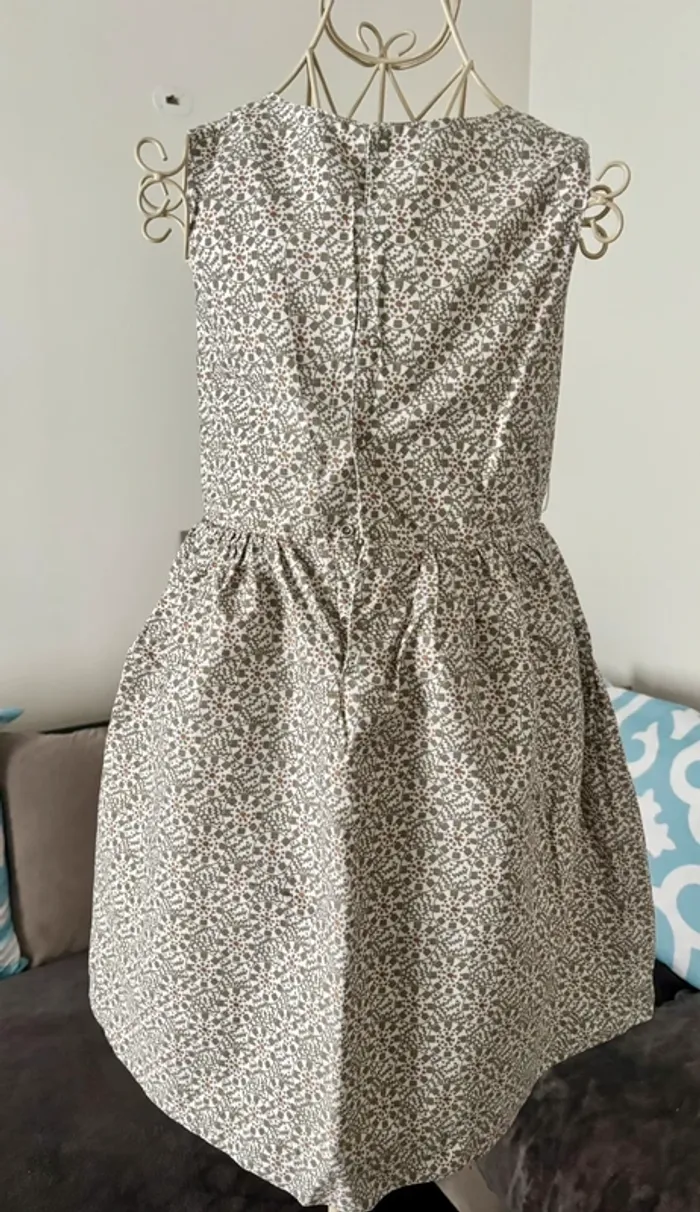 Robe réversible fille 10 ans – Kiabi – très bon état - photo numéro 5