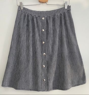 Jupe à petits carreaux noirs et blancs