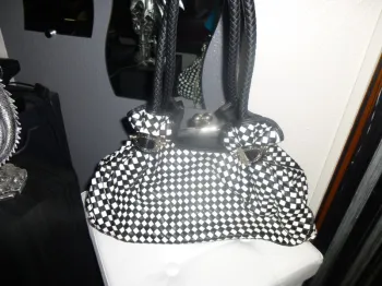 sac a main porter épaule a carreau noir / banc Gallantry