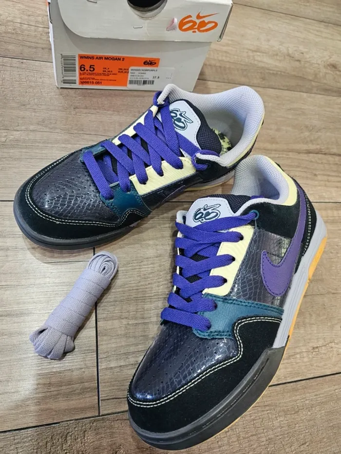 Très belles Nike Air Mogan 2, noirpurple, pointure 37,5 - photo numéro 2