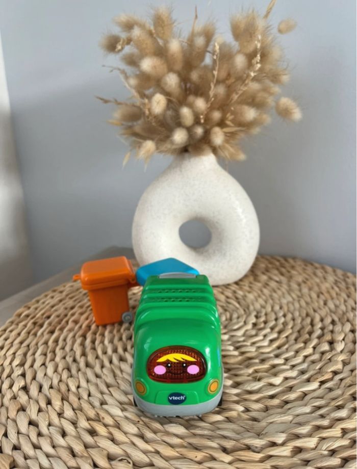 Joël le camion poubelle - photo numéro 3