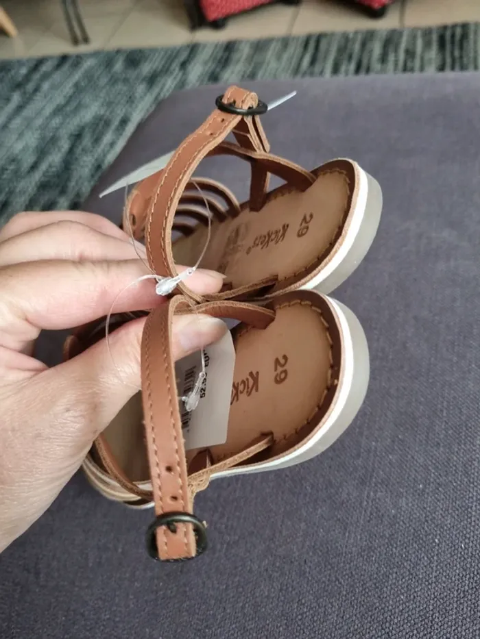 Sandales kickers neuves taille 29 - photo numéro 4