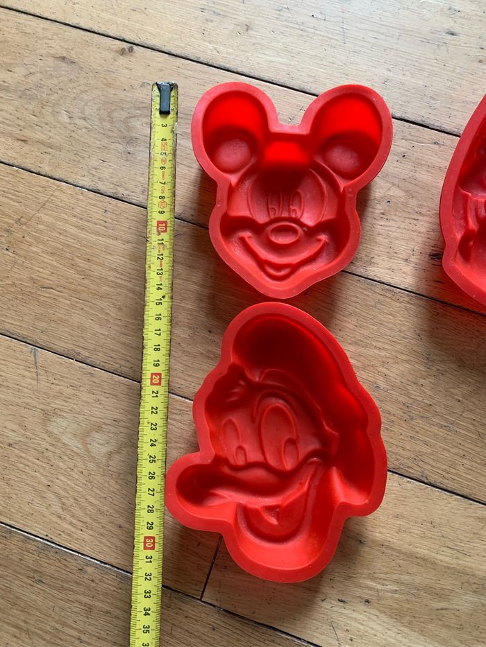 Lot de 3 moules rouges à gâteaux en silicone Pluto Mickey Donald - photo numéro 3