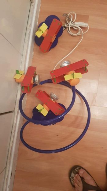 Lustre et applique avion