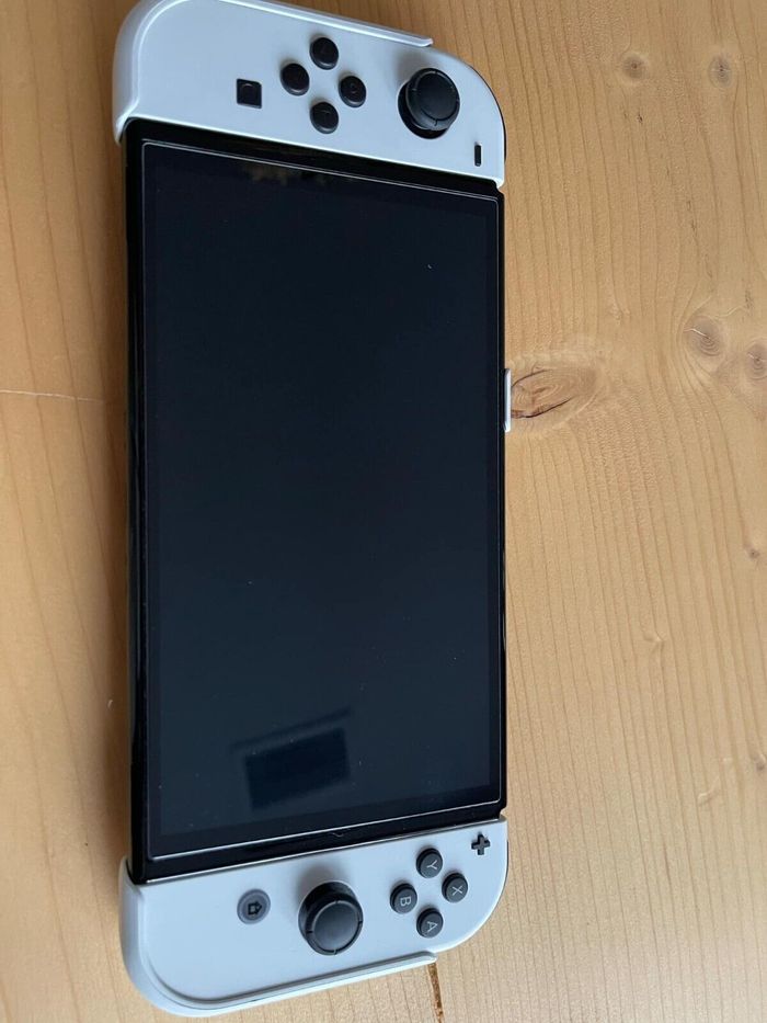Nintendo Switch - photo numéro 2