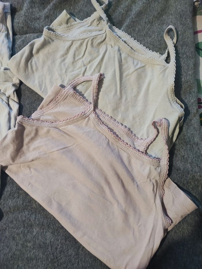 12 Maillots de corps a bretelles taille 5-6 ans - photo numéro 8