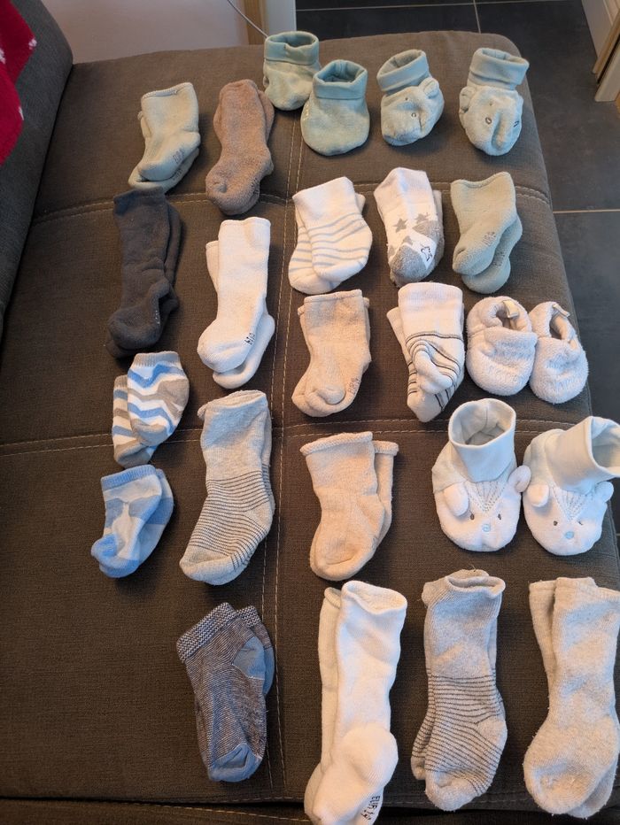 Lot chaussettes et chaussons taille 14