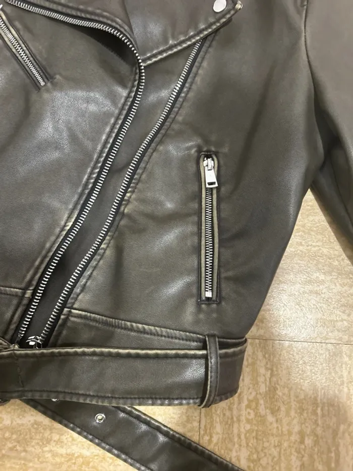 Veste en cuir Zara xs - photo numéro 2