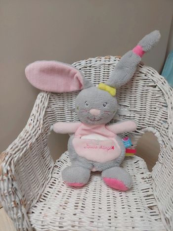 Sucre d'orge - peluche doudou lapin cajou et mouchoir