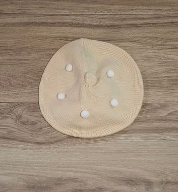 Béret bonnet tricoté orné avec pompons enfant 