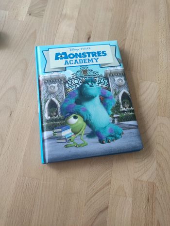 Livre Monstres Academy