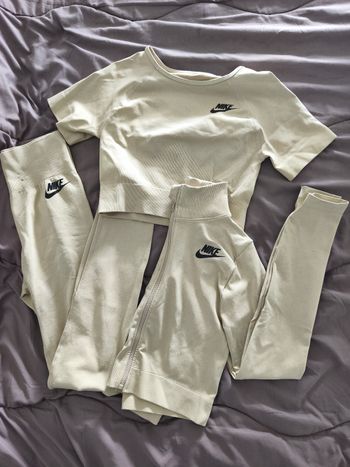 Ensemble nike