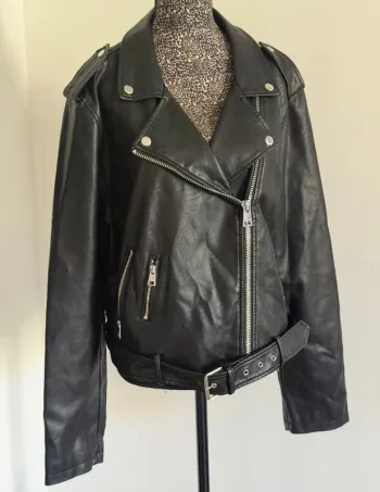 Perfecto Levi’s – Similicuir noir – Taille XL – Neuf (sans étiquette)