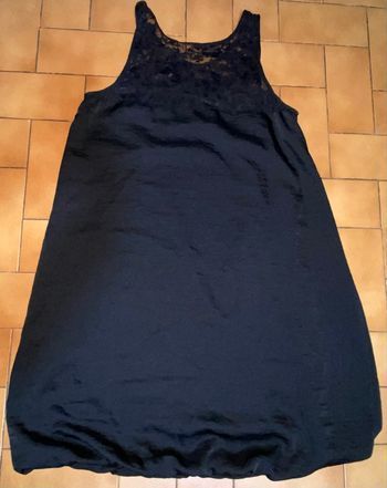 Robe etam noire satinée et dentelle 40