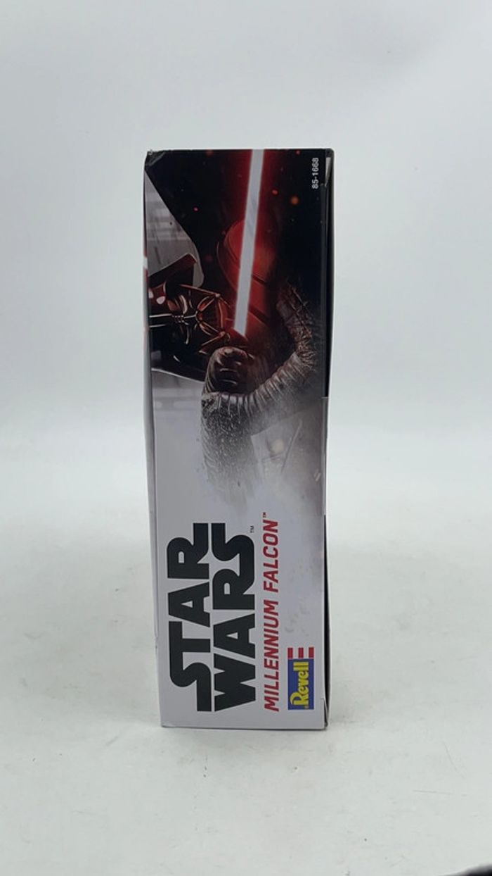 Maquette Star Wars Millenium Falcon 19 pièces Revell neuf - photo numéro 3