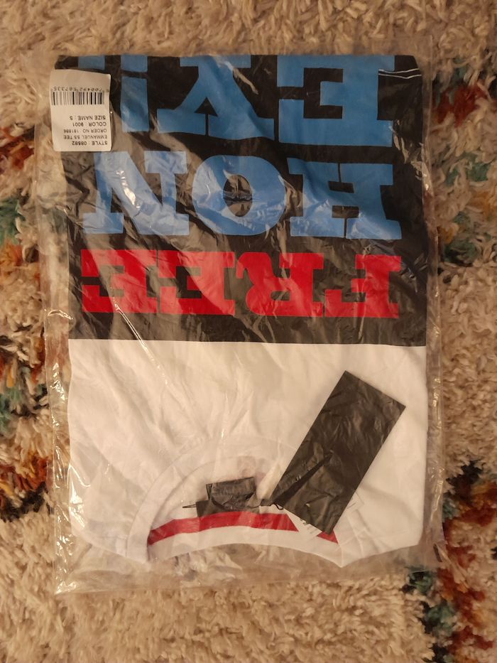 Tee-shirt Hummel neuf - photo numéro 3