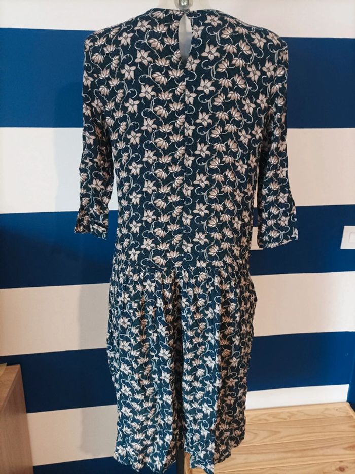 Jolie robe manches 3/4 fleurie Monoprix femme taille 40 - photo numéro 3