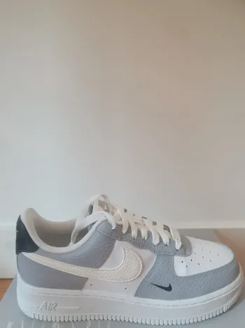 Nike Air Force 1 (37.5)