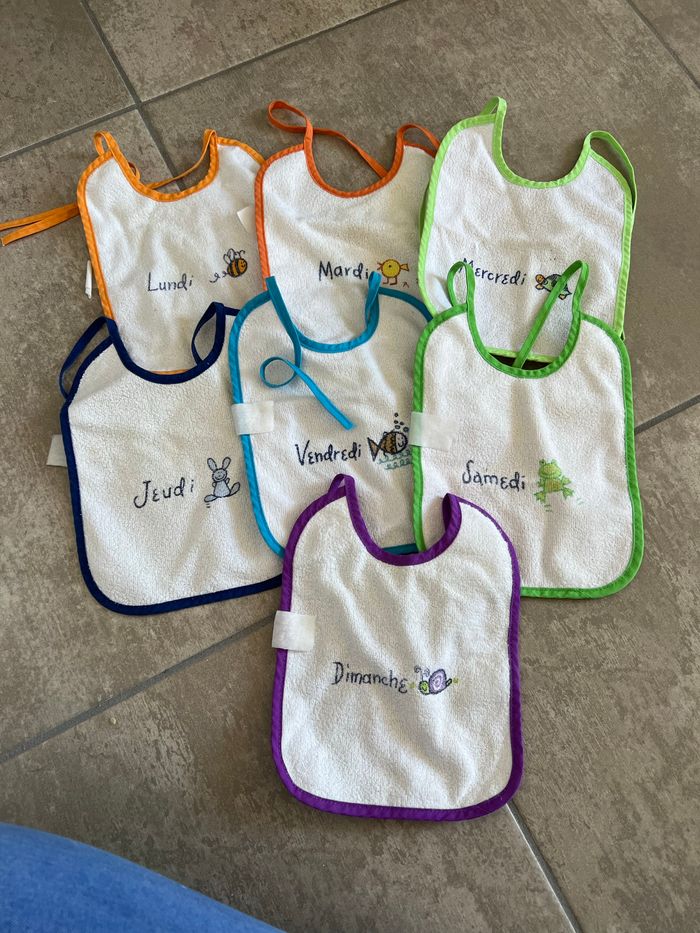 Lots 54 bavoirs - photo numéro 3