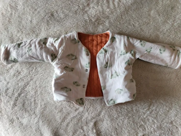 Gilet réversible 1 mois - photo numéro 2