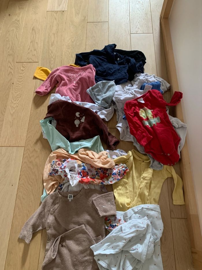 Lot de vêtements bébé de 0 à 4 mois - photo numéro 4