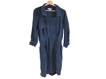 C62 robe marine Lacoste 38