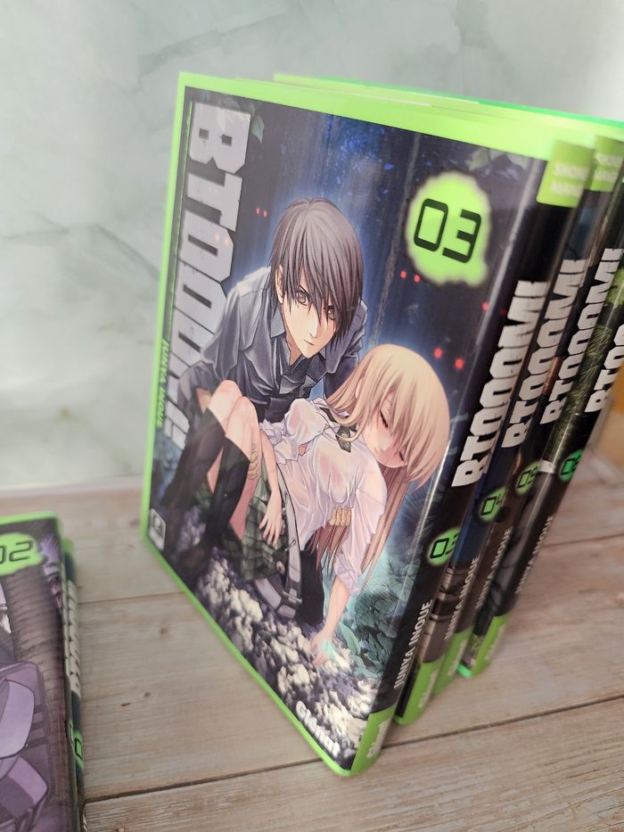 lot manga btoom - photo numéro 4