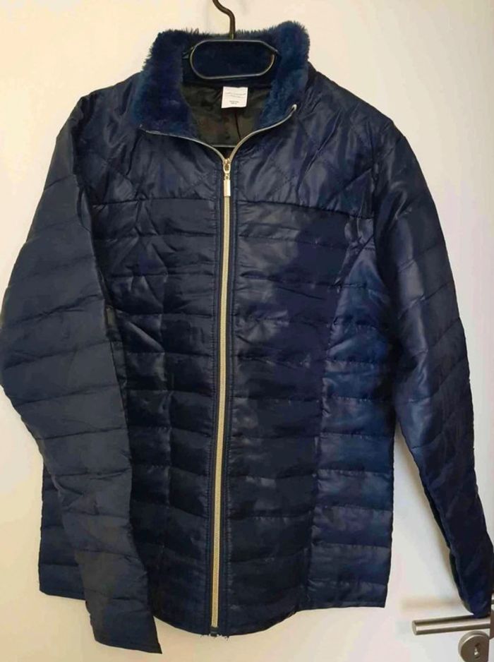 veste  matelassé/doudoune  légere  taille  42  44