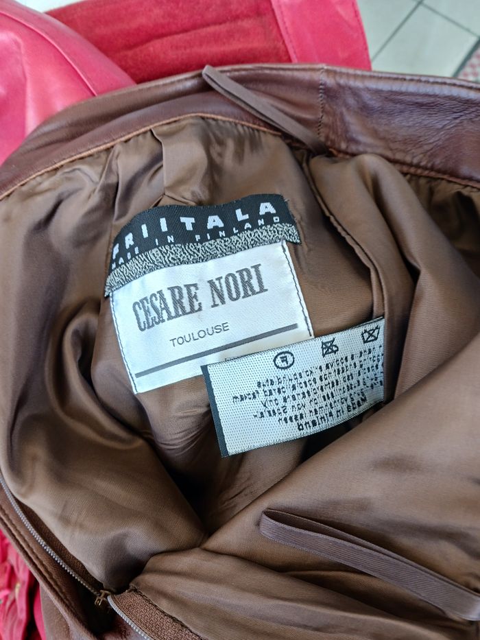 JUPE CUIR - photo numéro 2