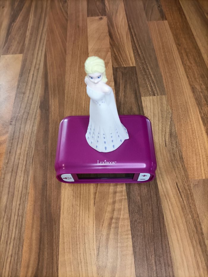 Radio réveil Reine des Neiges Elsa à piles Lexibook Disney - photo numéro 2
