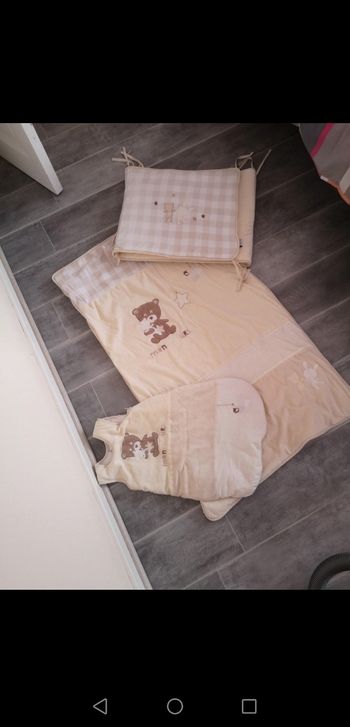 Ensemble tour de lit, couvre lit et gigoteuse