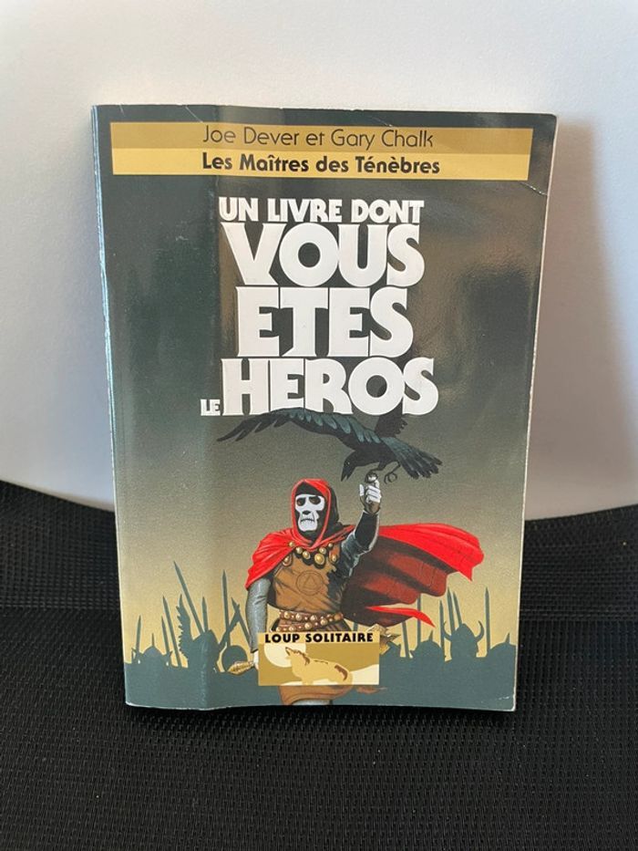 Livre dont vous êtes le héros Les maîtres des ténèbres LDVELH loup solitaire