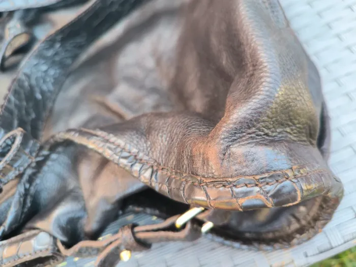 Sac a main cuir effet crocodile vintage Givenchy - photo numéro 7