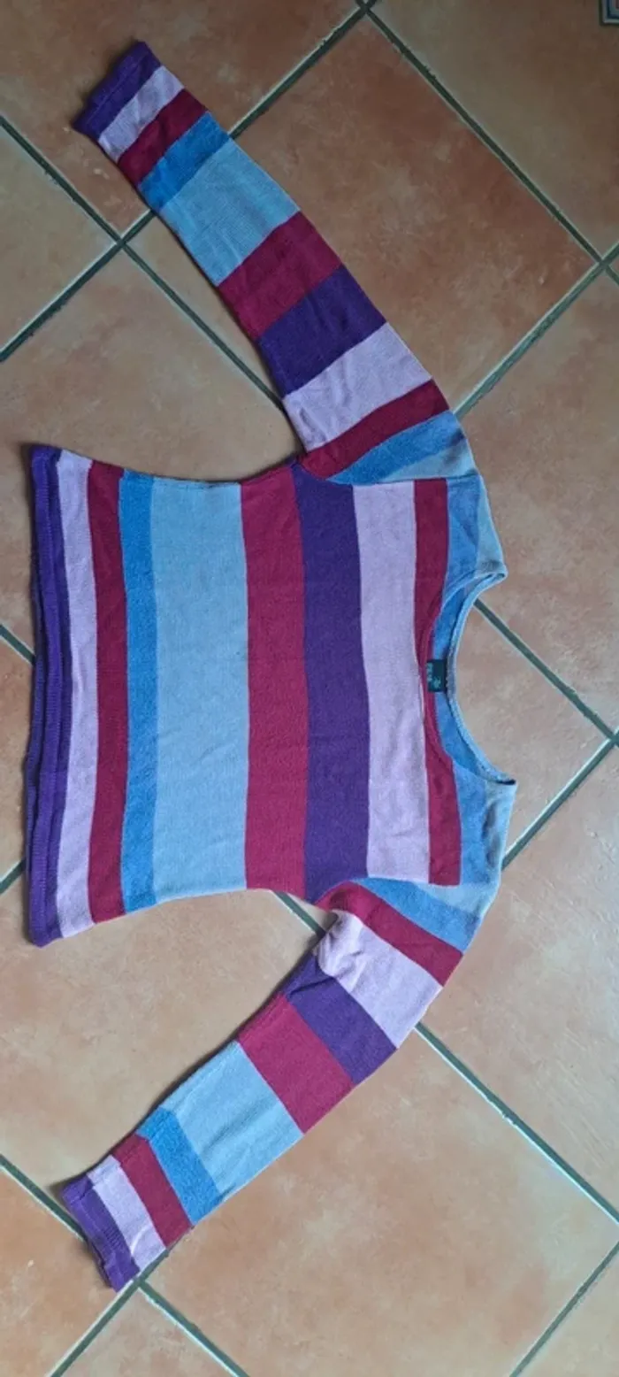 Pull différent violet